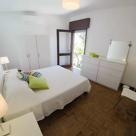 4-bedroom With Garden & Pool & Ac At The Da Rocha بورتيماو