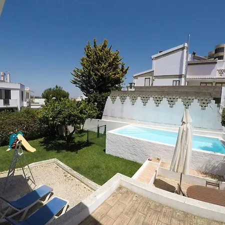 4-bedroom With Garden & Pool & Ac At The Da Rocha فيلة *