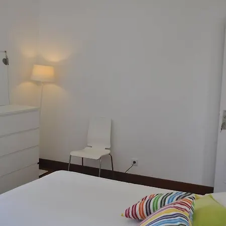 4-bedroom With Garden & Pool & Ac At The Da Rocha 波尔蒂芒