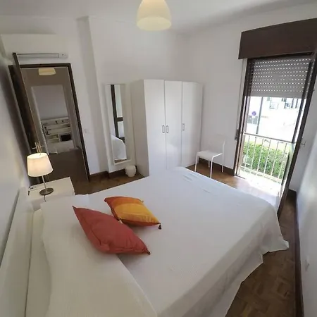 4-bedroom With Garden & Pool & Ac At The Da Rocha 别墅 *