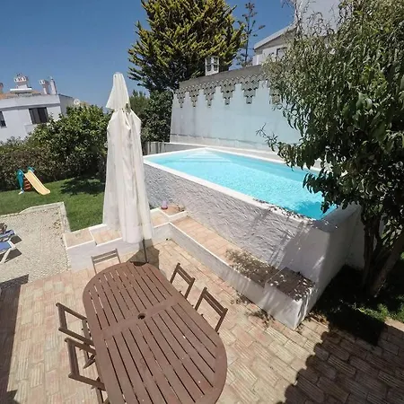 4-bedroom With Garden & Pool & Ac At The Da Rocha 波尔蒂芒